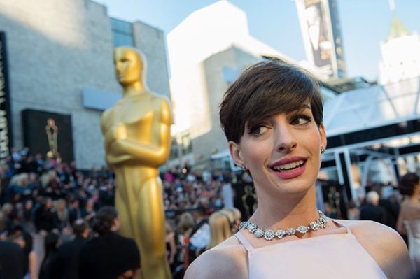 Anne Hathaway beginnt mit „Plötzlich Prinzessin 3“ – Wissenswertes über